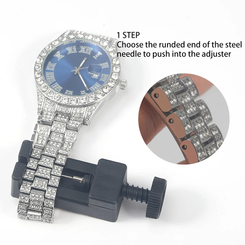 Set of three men's silver watches by ๐๐ ๐๐๐ ๐น๐๐๐๐ ๐ป๐๐๐๐ ๐๏ฟฝ