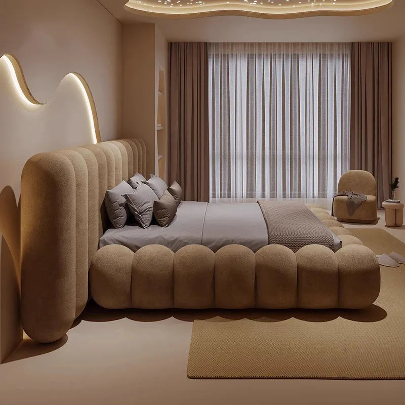 Large wooden bed from 𝕄𝕔 𝕋𝕙𝕖 𝔹𝕝𝕒𝕔𝕜 𝔻𝕚𝕒𝕞𝕠𝕟𝕕�
