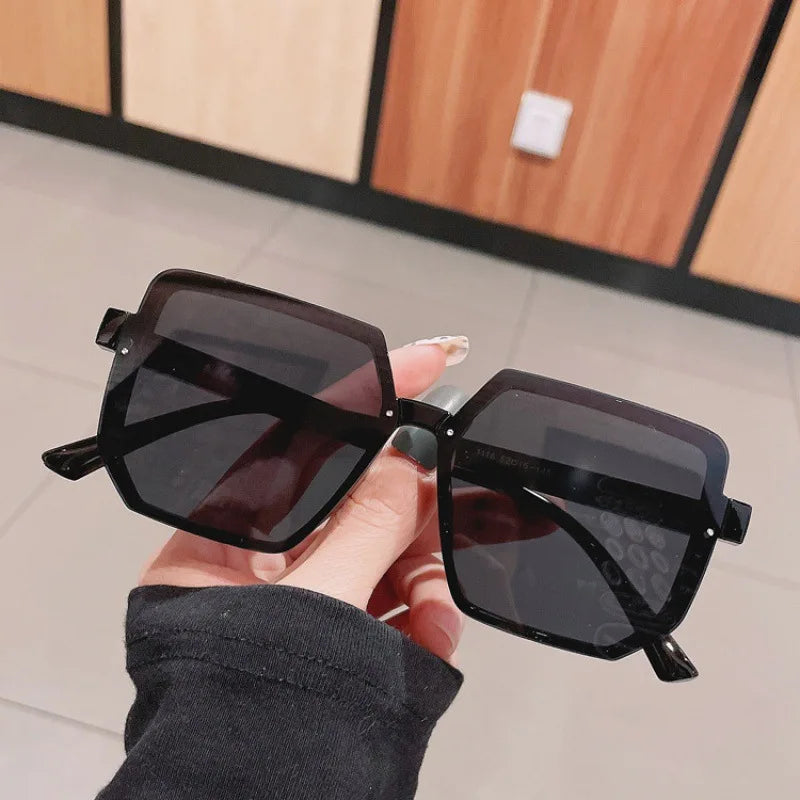 Big frame vintage sunglasses for women by 𝕄𝕮 𝕋𝕙𝕖 𝔹𝕝𝕒𝕔𝕜 𝔻𝕚𝕒𝕞𝕠𝕟�