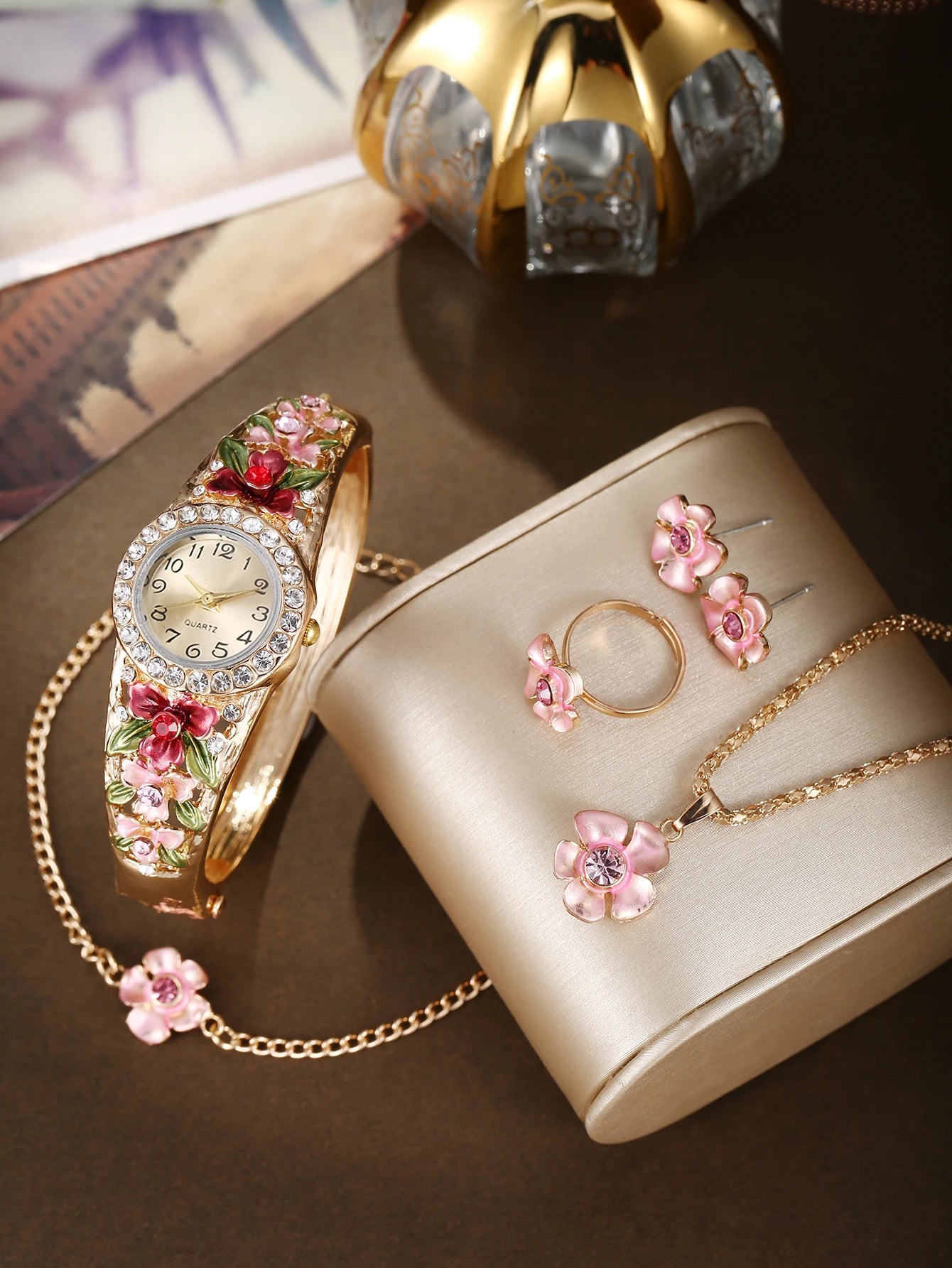 3D flower women's alloy jewelry bracelet watch from 𝕄𝕔 𝕋𝕙𝕖 𝔹𝕝𝕒𝕔𝕜 𝔻𝕚𝕒𝕞𝕠�
