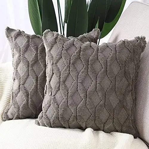 Soft plush velvet pillow cover from ๐๐ ๐๐๐ ๐น๐๐๐๐ ๐ป๐๐๐๐ ๐๏ฟฝ