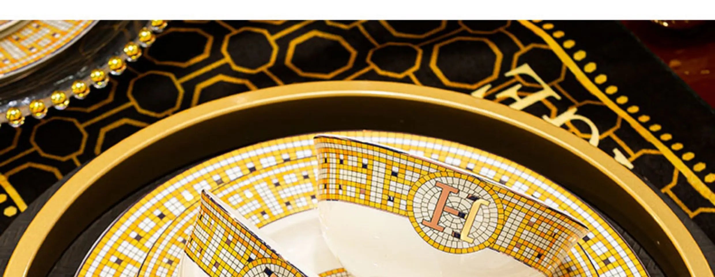 Bone China luxury dinnerware set by ๐๐ ๐๐๐ ๐น๐๐๐๐ ๐ป๐๐๐๐ ๐๏ฟฝ