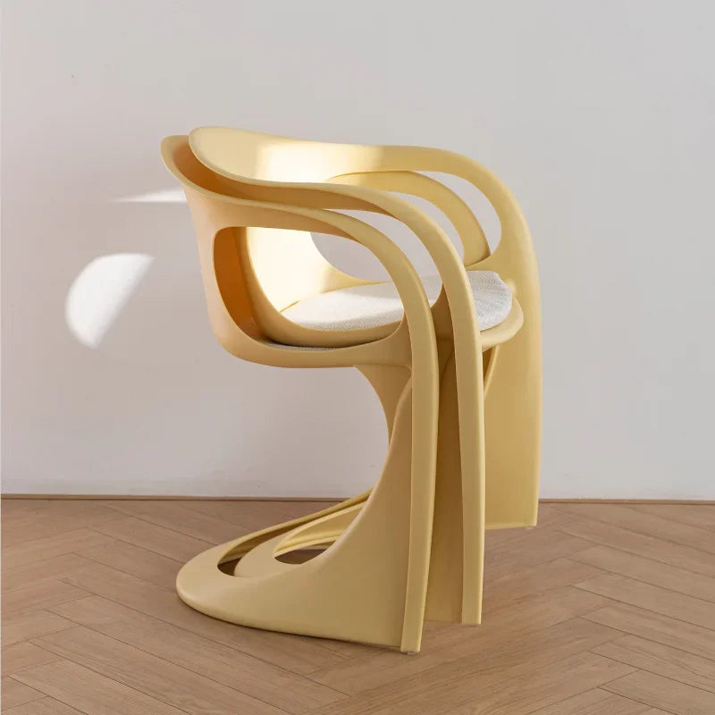 Nordic simple design curved chair by 𝕄𝕔 𝕋𝕙𝕖 𝔹𝕝𝕒𝕔𝕜 𝔻𝕚𝕒𝕞𝕠𝕟�