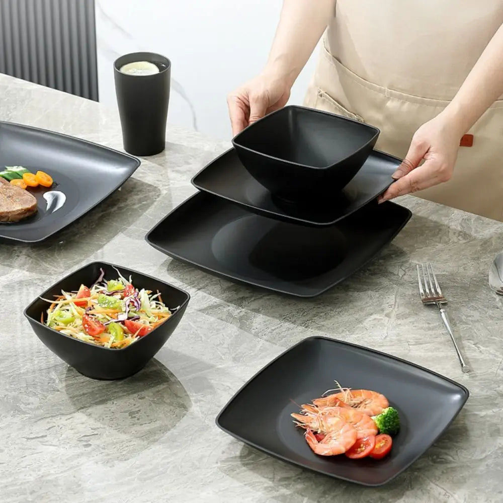 16pcs plastic dinnerware set by 𝕄𝕔 𝕋𝕙𝕖 𝔹𝕝𝕒𝕔𝕜 𝔻𝕚𝕒𝕞𝕠𝕟�