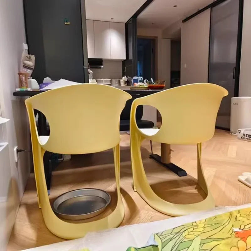 Nordic design curved chair by 𝕄𝕔 𝕋𝕙𝕖 𝔹𝕝𝕒𝕔𝕜 𝔻𝕚𝕒𝕞𝕠𝕟�