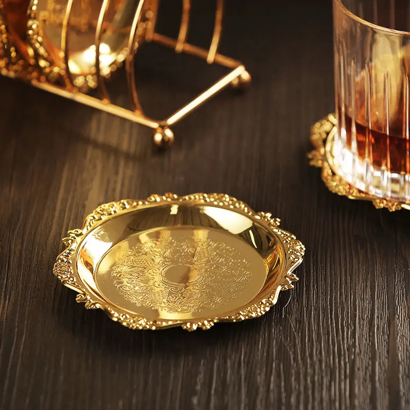 Six golden dining plates set by 𝕄𝕔 𝕋𝕙𝕖 𝔹𝕝𝕒𝕔𝕜 𝔻𝕚𝕒𝕞𝕠𝕟�