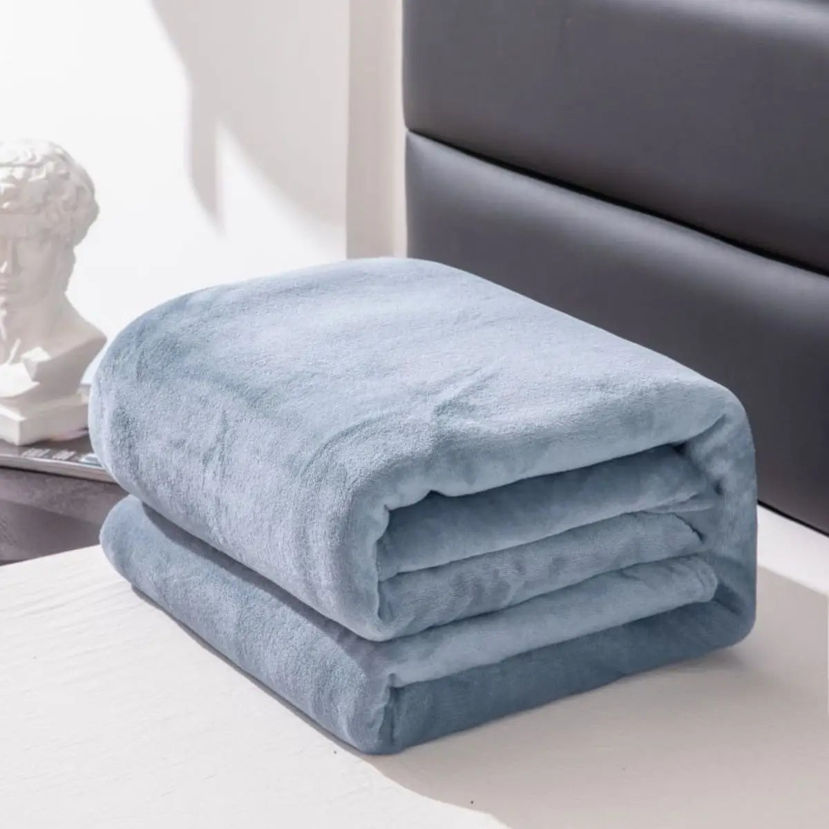 Solid color fleece blanket from ๐๐ ๐๐๐ ๐น๐๐๐๐ ๐ป๐๐๐๐ ๐๐