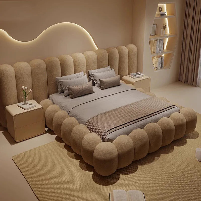 Large wooden bed from 𝕄𝕔 𝕋𝕙𝕖 𝔹𝕝𝕒𝕔𝕜 𝔻𝕚𝕒𝕞𝕠𝕟𝕕�