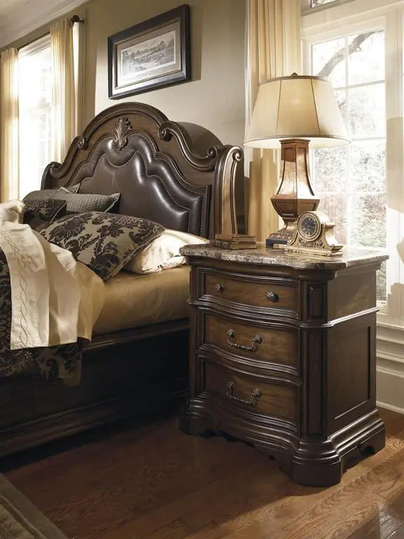 Luxury king size bedroom set by 𝕄𝕔 𝕋𝕙𝕖 𝔹𝕝𝕒𝕔𝕜 𝔻𝕚𝕒𝕞𝕠𝕟�