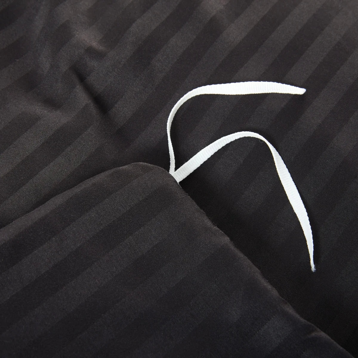 Black satin duvet cover by ๐๐ ๐๐๐ ๐น๐๐๐๐ ๐ป๐๐๐๐ ๐๐