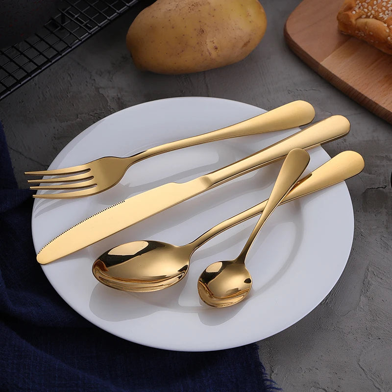Set of 16/24 gold-colored cutlery and dinnerware from 𝕄𝕔 𝕋𝕙𝕖 𝔹𝕝𝕒𝕔𝕜 𝔻𝕚𝕒𝕞