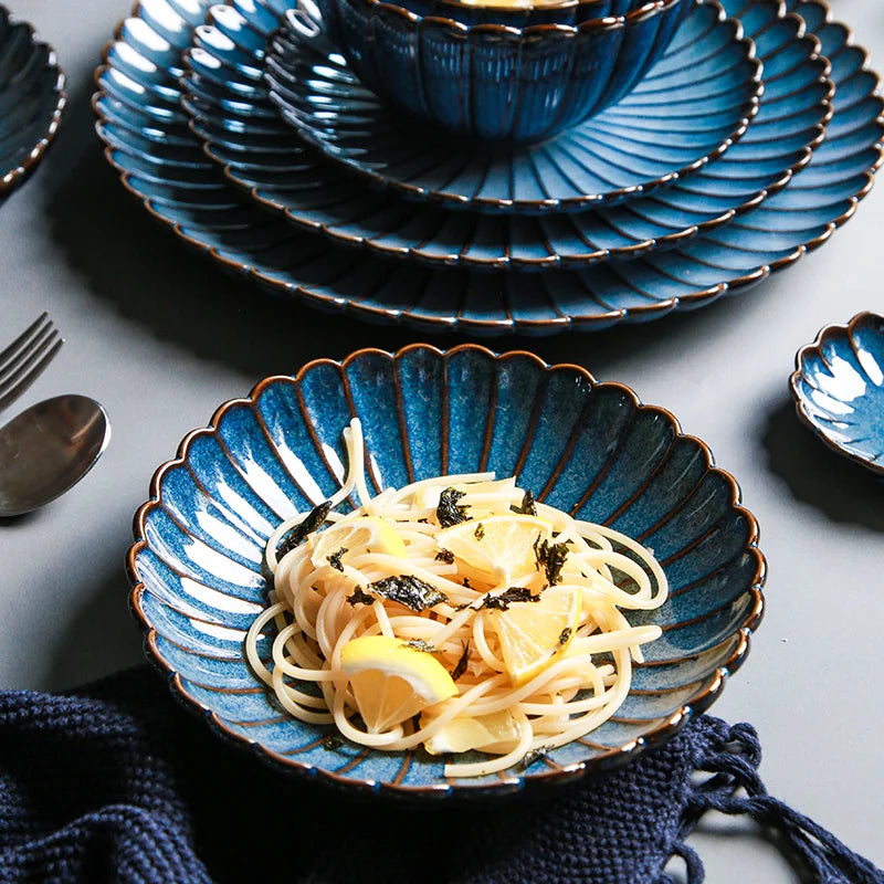 Retro ceramic dinner plate by ๐๐ ๐๐๐ ๐น๐๐๐๐ ๐ป๐๐๐๐ ๐๐