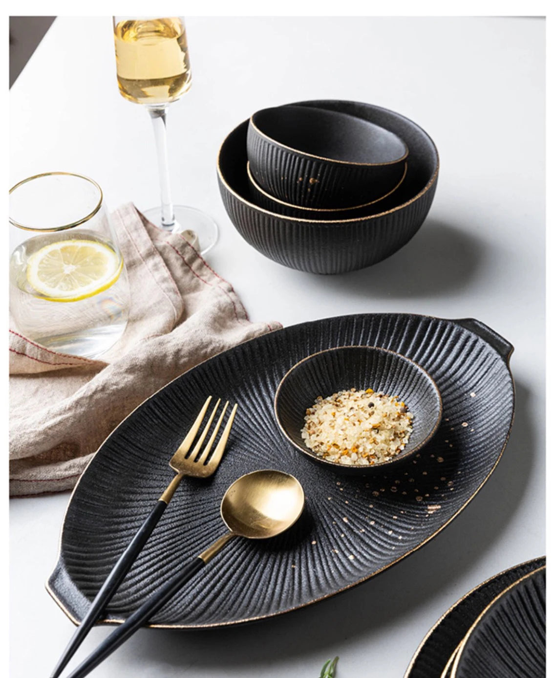 Luxury black-striped porcelain dinner plate with gold border from 𝕄𝕔 𝕋𝕙𝕖 𝔹𝕝𝕒𝕔𝕜 𝔻𝕚𝕒𝕞𝕠�