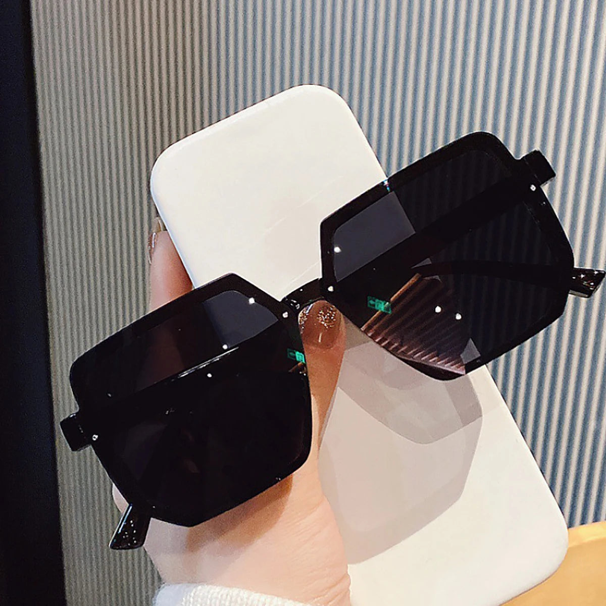 Big frame vintage sunglasses for women by 𝕄𝕔 𝕋𝕙𝕖 𝔹𝕝𝕒𝕔𝕜 𝔻𝕚𝕒𝕞𝕠𝕟�
