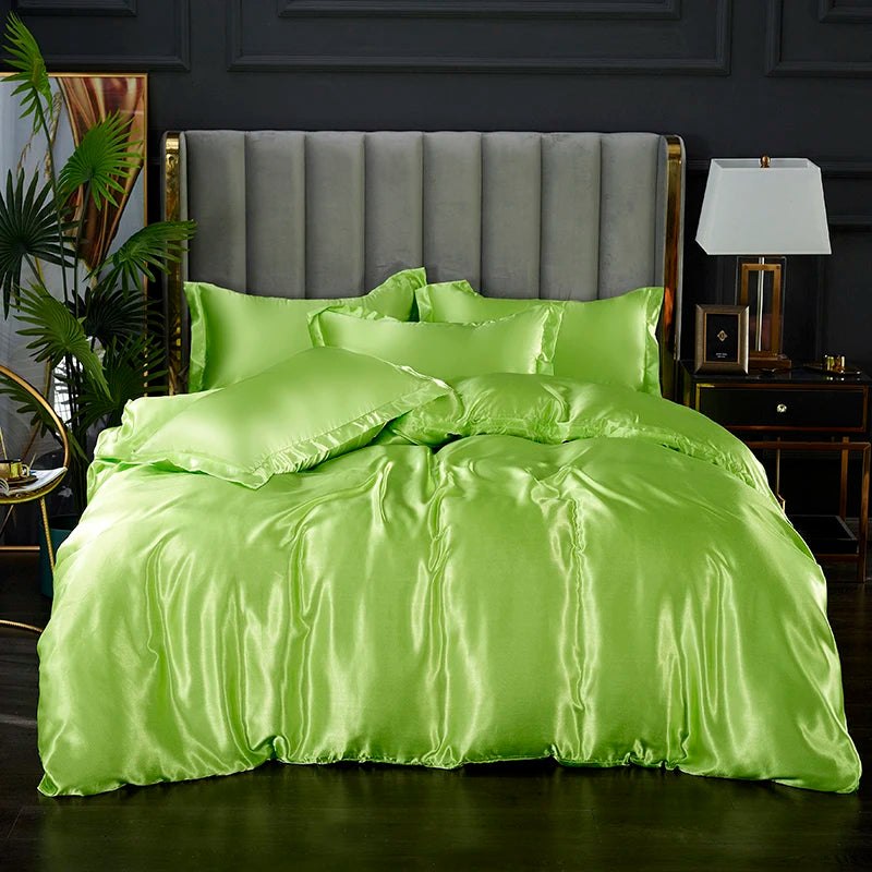 Silky satin duvet cover set with three pieces from 𝕄𝕔 𝕋𝕙𝕖 𝔹𝕝𝕒𝕔𝕜 𝔻𝕚𝕒𝕞𝕠�
