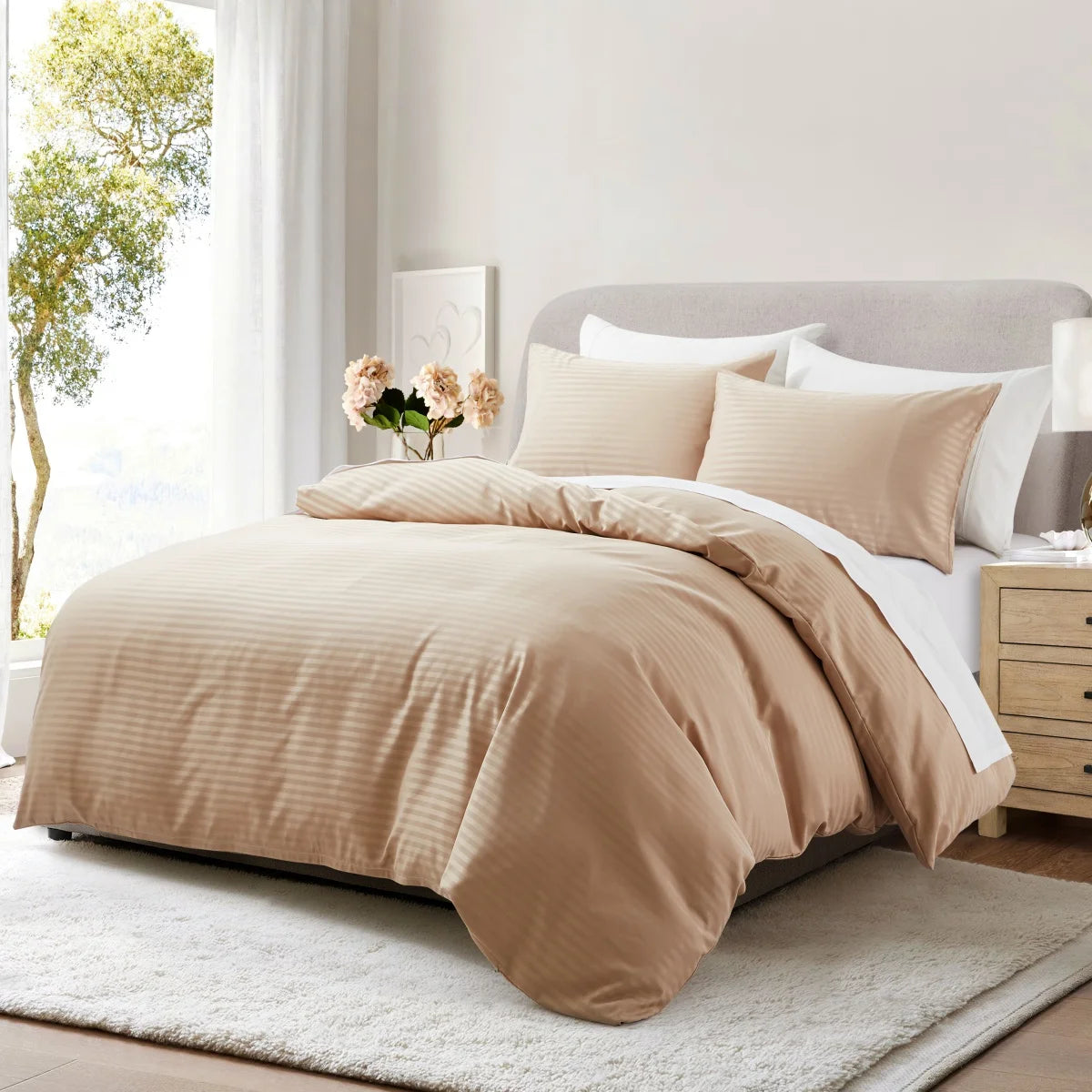 Black satin duvet cover by ๐๐ ๐๐๐ ๐น๐๐๐๐ ๐ป๐๐๐๐ ๐๐