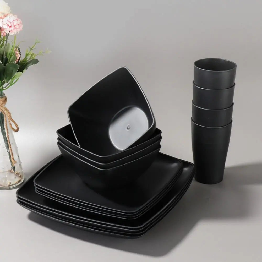 Set of 16 square plastic dinnerware pieces from šš ššš š¹šššš š»šššš ļæ½