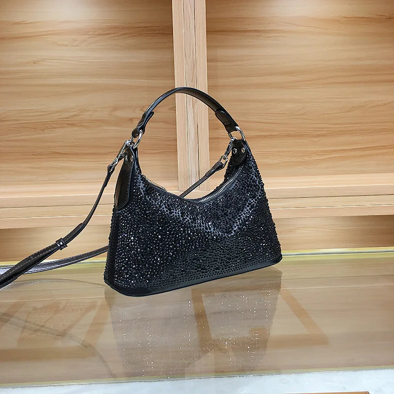 Womenโs shiny evening handbag by ๐๐ ๐๐๐ ๐น๐๐๐๐ ๐ป๐๐๐๐ ๐๏ฟฝ