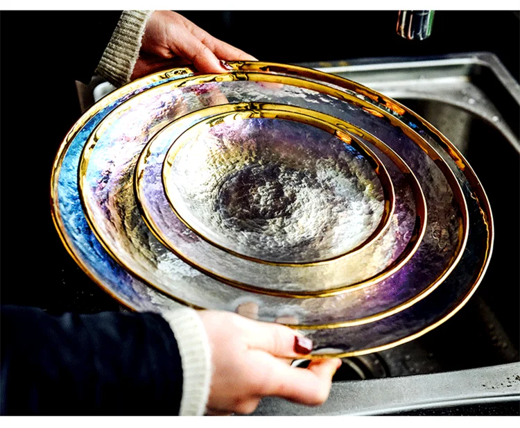 Rainbow glass dinner plates and salad bowls with gilt rim from ๐๐ฎ ๐๐๐ ๐น๐๐๐๐ ๐ป๐๐๐๐