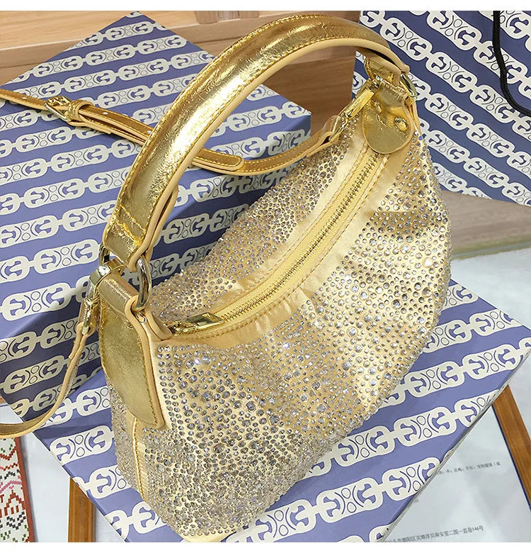 Womenโs shiny evening handbag by ๐๐ ๐๐๐ ๐น๐๐๐๐ ๐ป๐๐๐๐ ๐๏ฟฝ