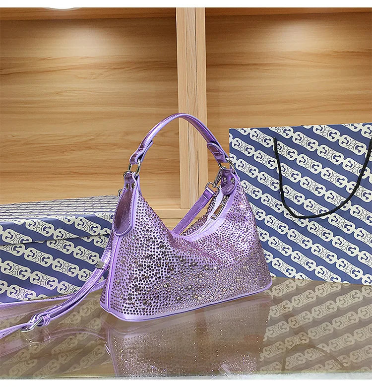 Womenโs shiny evening handbag by ๐๐ ๐๐๐ ๐น๐๐๐๐ ๐ป๐๐๐๐ ๐๏ฟฝ