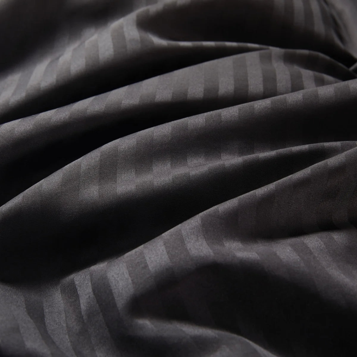 Black satin duvet cover by ๐๐ ๐๐๐ ๐น๐๐๐๐ ๐ป๐๐๐๐ ๐๐
