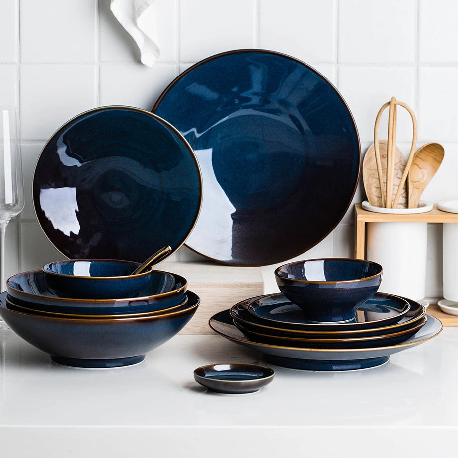 Deep blue ceramic dinnerware set by 𝕄𝕔 𝕋𝕙𝕖 𝔹𝕝𝕒𝕔𝕜 𝔻𝕚𝕒𝕞𝕠𝕟�