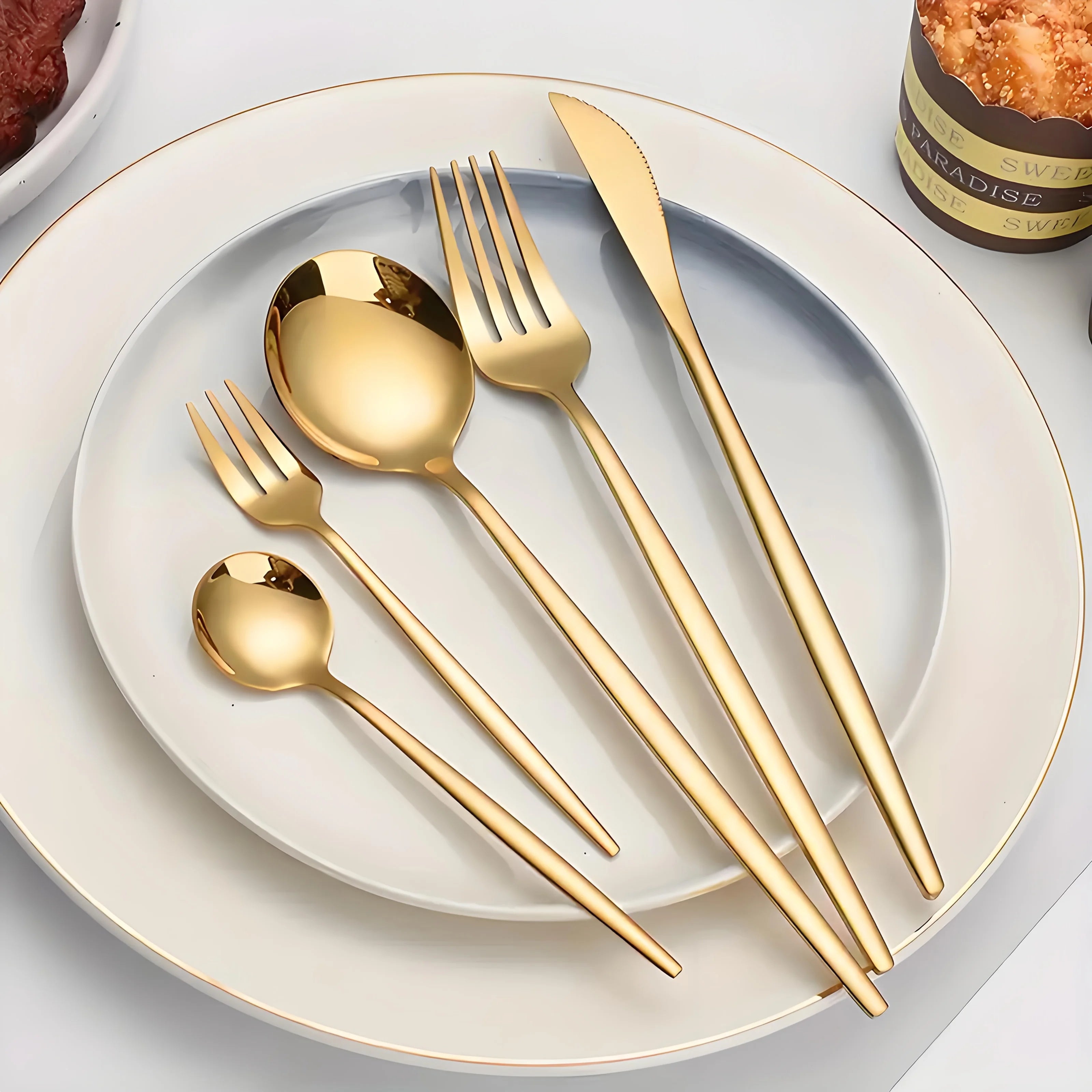 30-piece golden and silver cutlery set from 𝕄𝕮 𝕋𝕙𝕖 𝔹𝕝𝕒𝕔𝕜 𝔻𝕚𝕒𝕞𝕠�