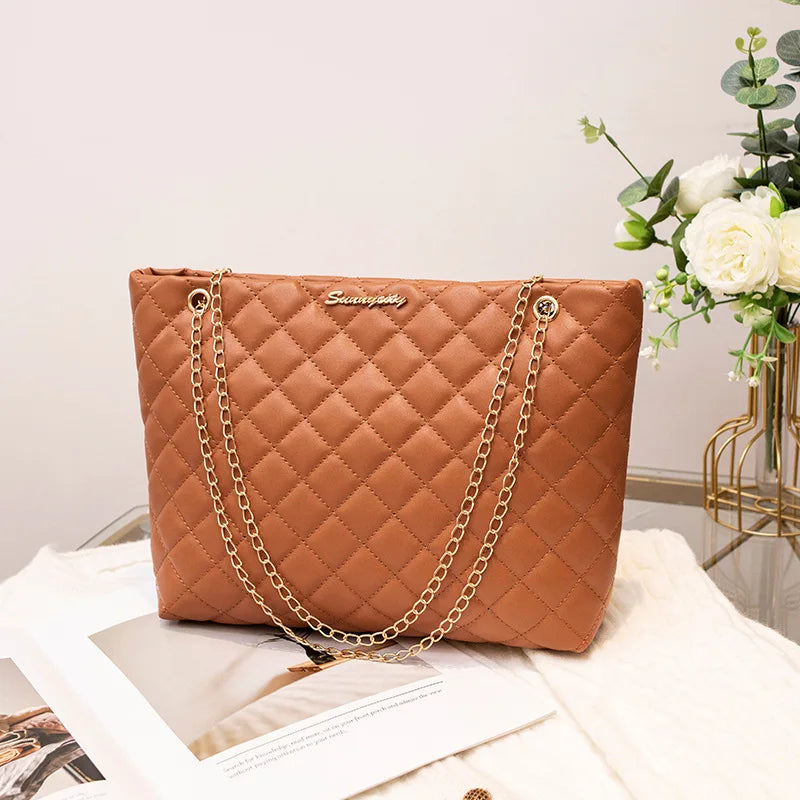 Women's shoulder bag by 𝕄𝕔 𝕋𝕙𝕖 𝔹𝕝𝕒𝕔𝕜 𝔻𝕚𝕒𝕞𝕠𝕟𝕕�