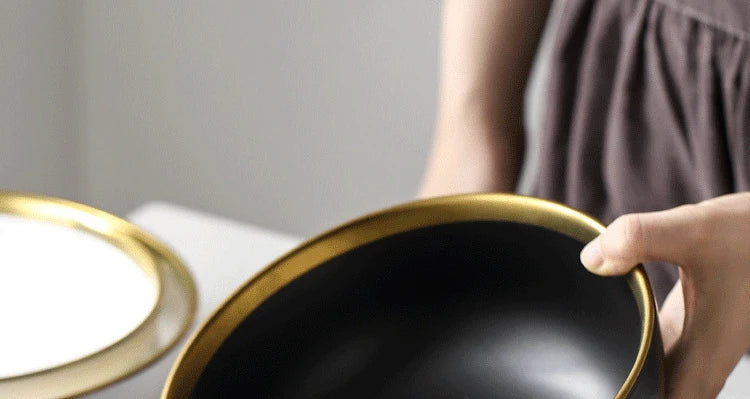 Matte black and white porcelain dinner plate from MC THE BLACK DIAMOND for elegant kitchen tableware.