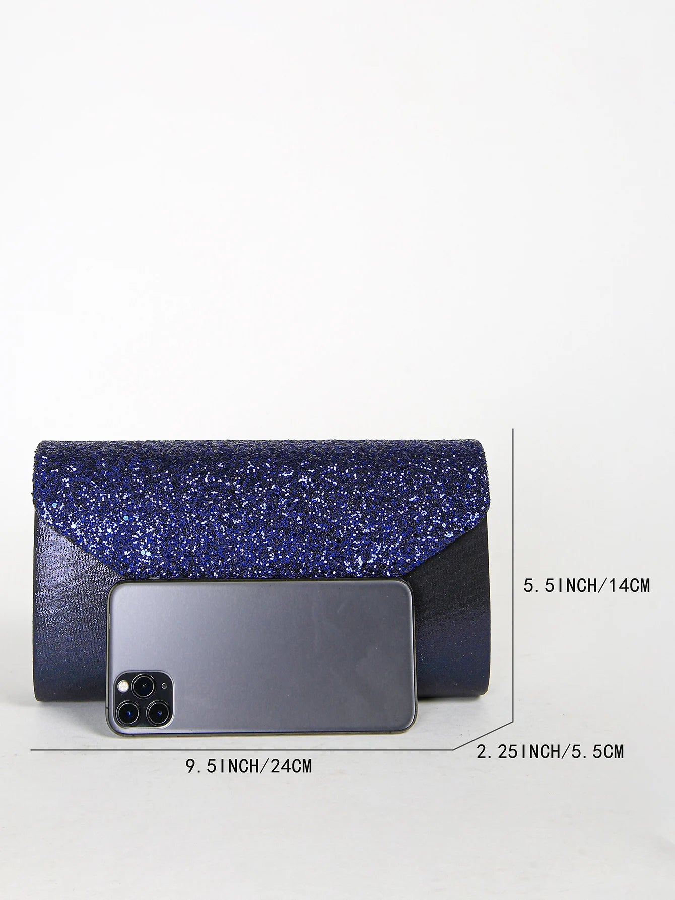 Women evening envelope handbag with sequins, chain shoulder strap, and clutch design, part of 𝕸𝖔𝖍𝖆𝖒𝖒𝖆𝖉 collection.