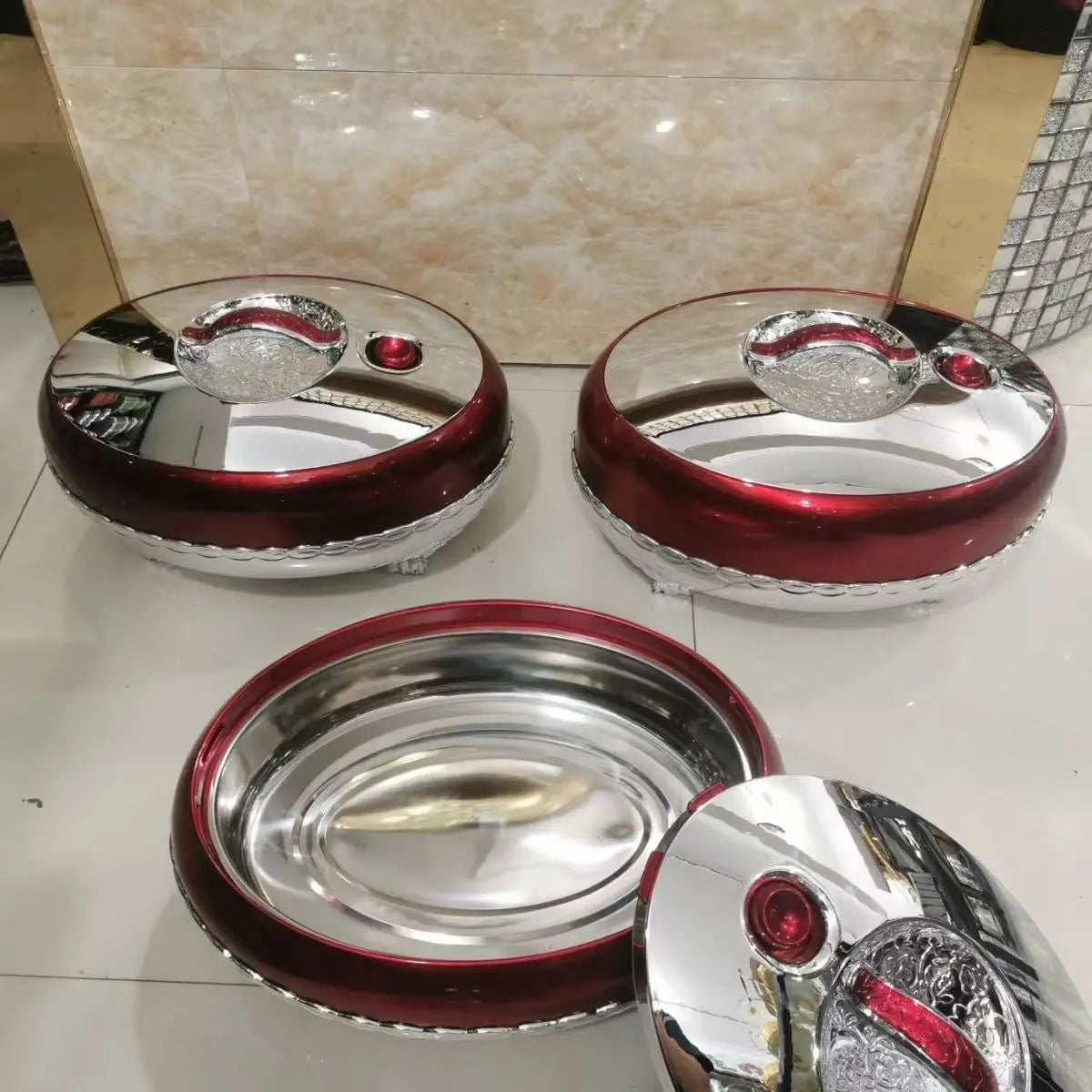 Large MC THE BLACK DIAMOND stainless steel hot pot set for parties, includes 4L, 5L, and 6L food warmer with portable design.