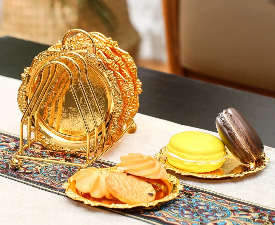 Set of 6 golden dining plates from 𝕄𝕔 𝕋𝕙𝕖 𝔹𝕝𝕒𝕔𝕜 𝔻𝕚𝕒𝕞𝕠𝕟