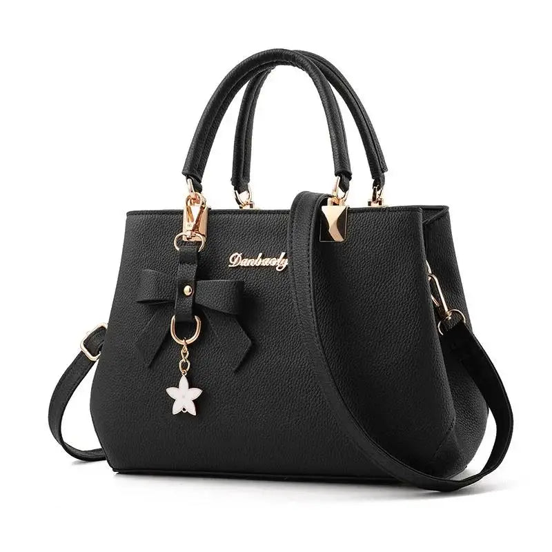 Women messenger bag by 𝕄𝕔 𝕋𝕙𝕖 𝔹𝕝𝕒𝕔𝕜 𝔻𝕚𝕒𝕞𝕠𝕟𝕕�
