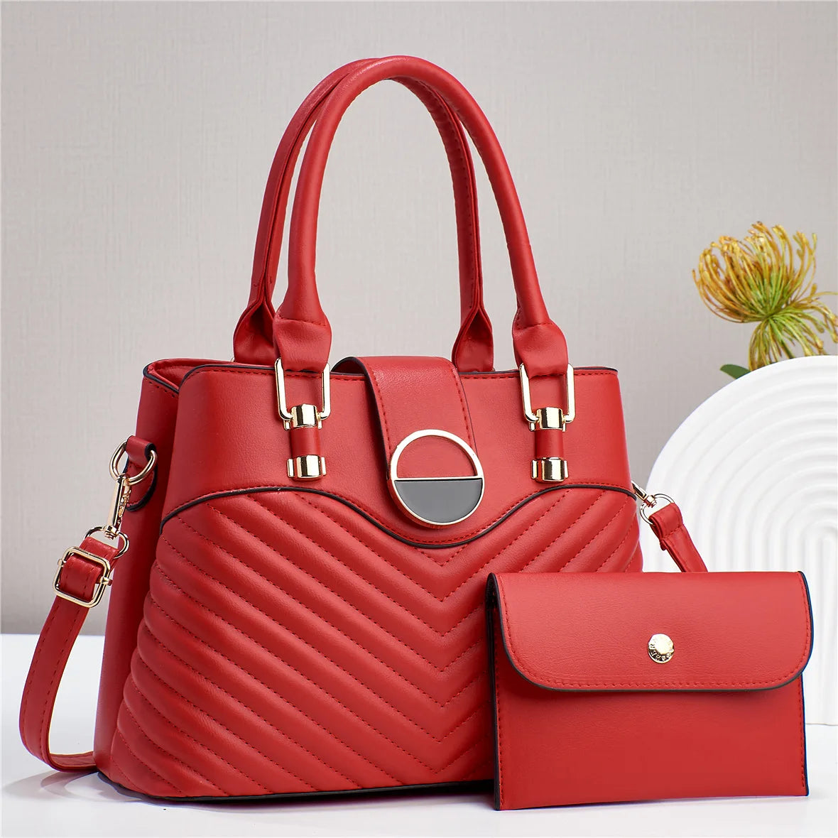 Luxury women's large capacity leather handbag by 𝕄𝕔 𝕋𝕙𝕖 𝔹𝕝𝕒𝕔𝕜 𝔻𝕚𝕒𝕞𝕠𝕟�
