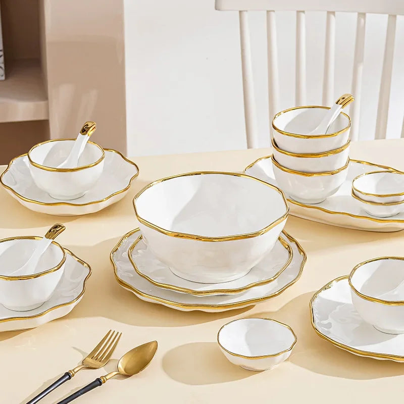 Nordic ceramic noodle and steak plates from 𝕄𝕔 𝕋𝕙𝕖 𝔹𝕝𝕒𝕔𝕜 𝔻𝕚𝕒𝕞𝕠𝕟