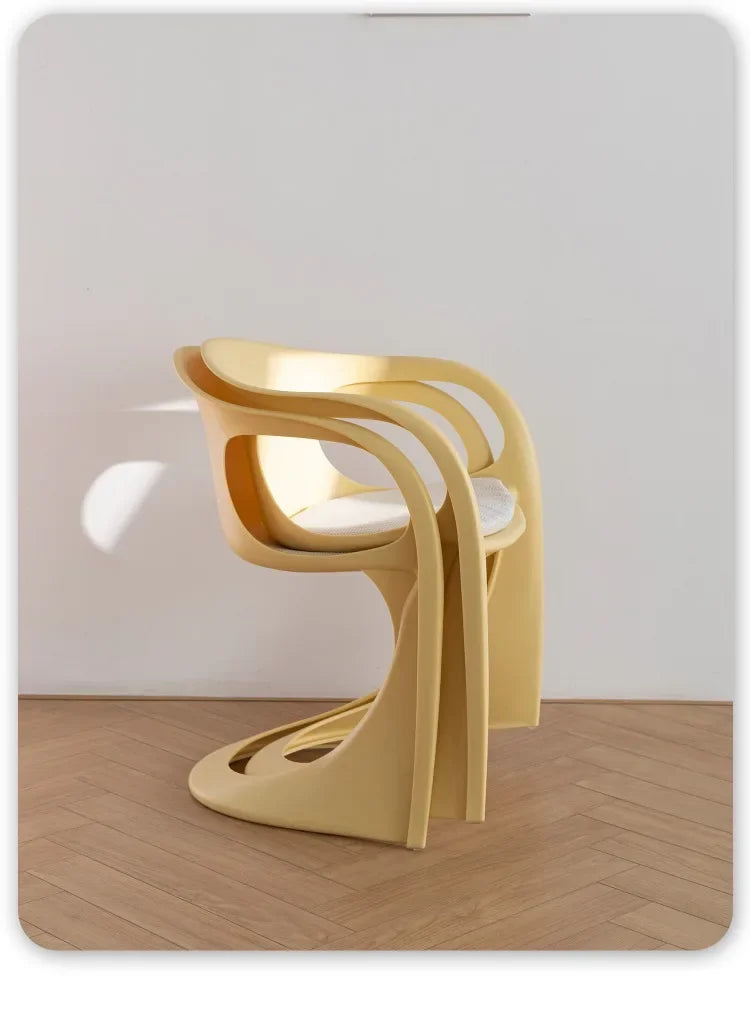Nordic simple design art curved chair by 𝕄𝕔 𝕋𝕙𝕖 𝔹𝕝𝕒𝕔𝕜 𝔻𝕚𝕒𝕞𝕠𝕟