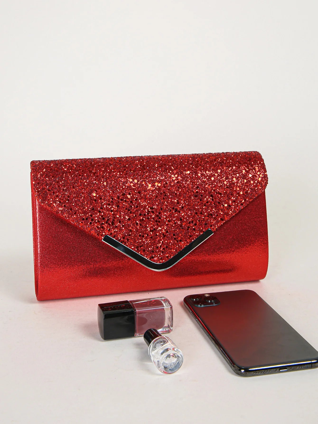 Women evening envelope handbag by Mohammadi Collection with sequins, chain shoulder strap, ideal for parties and elegant events.
