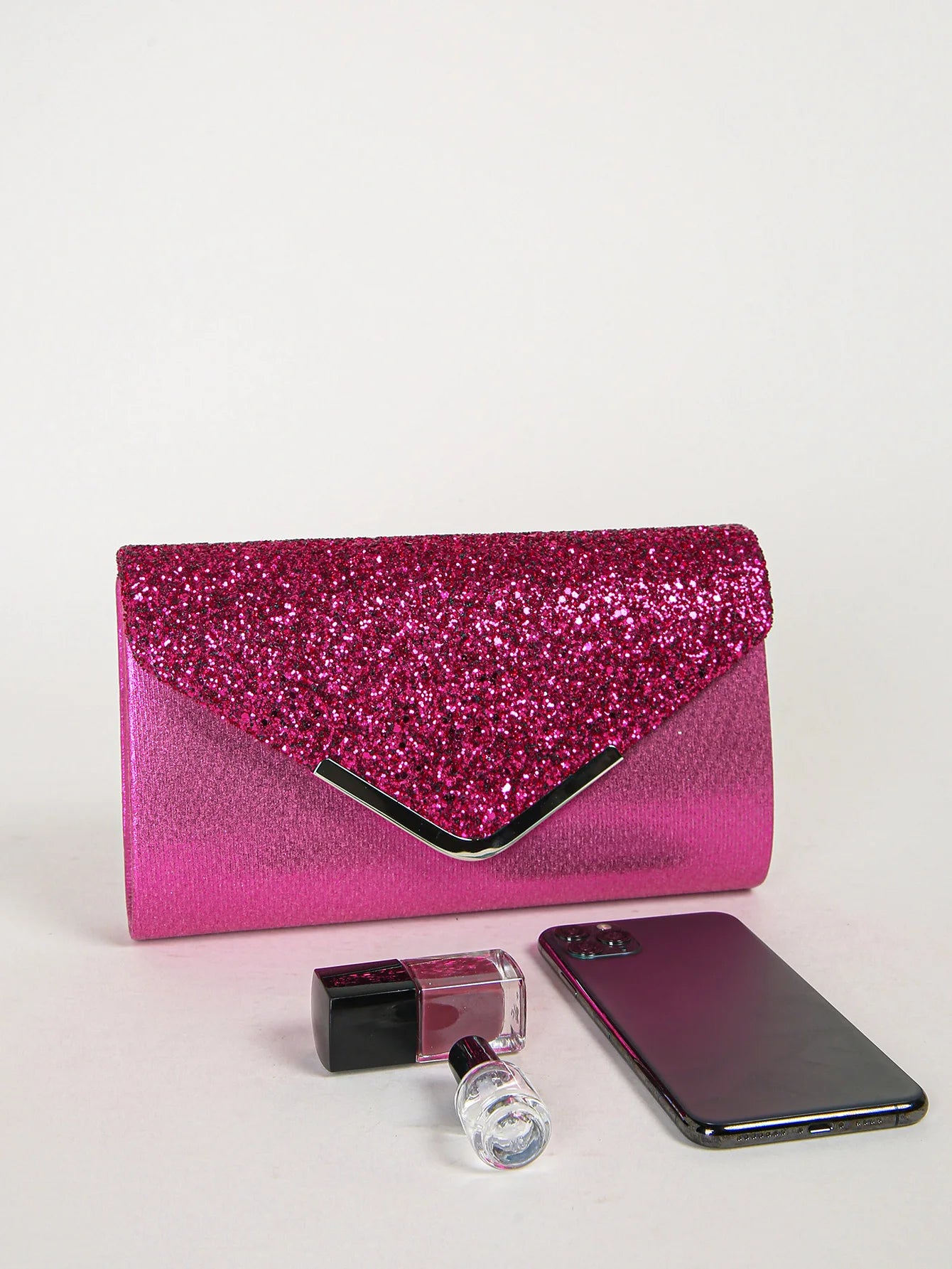 Women evening envelope handbag with sequins, chain shoulder strap, and clutch design for party, from 𝕸𝖔𝖍𝖆𝖒𝖒𝖆𝖉 ♛ 𝕮𝖔𝖑𝖑�