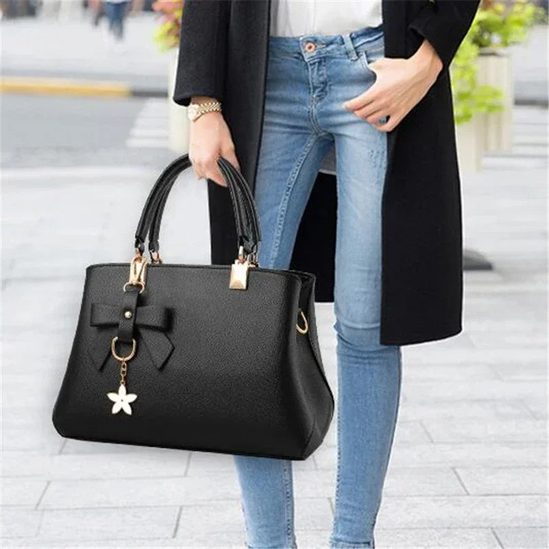 Women messenger bag by 𝕄𝕔 𝕋𝕙𝕖 𝔹𝕝𝕒𝕔𝕜 𝔻𝕚𝕒𝕞𝕆𝕟𝕕�