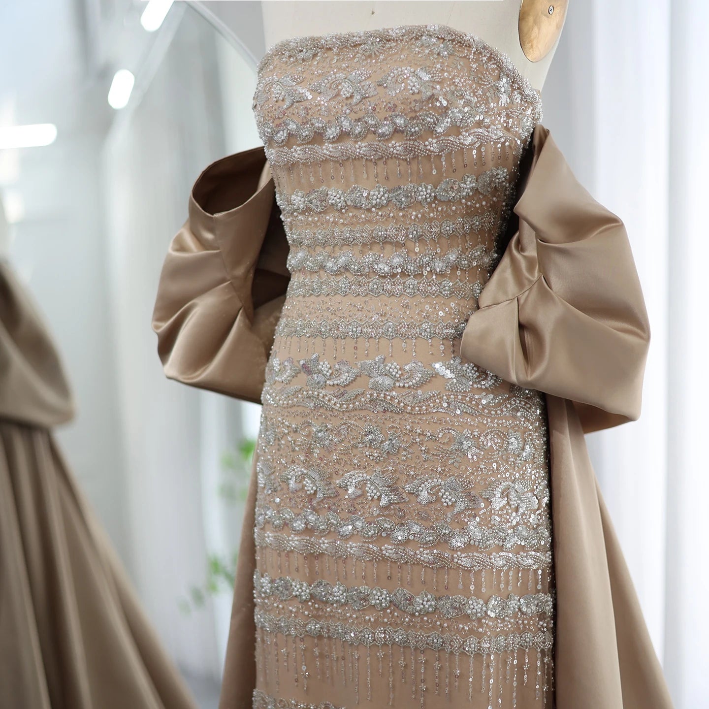 MC THE BLACK DIAMOND MC Luxury Dubai sage green evening dress with cape and blue sky lilac accents, elegant women’s wedding party gown.