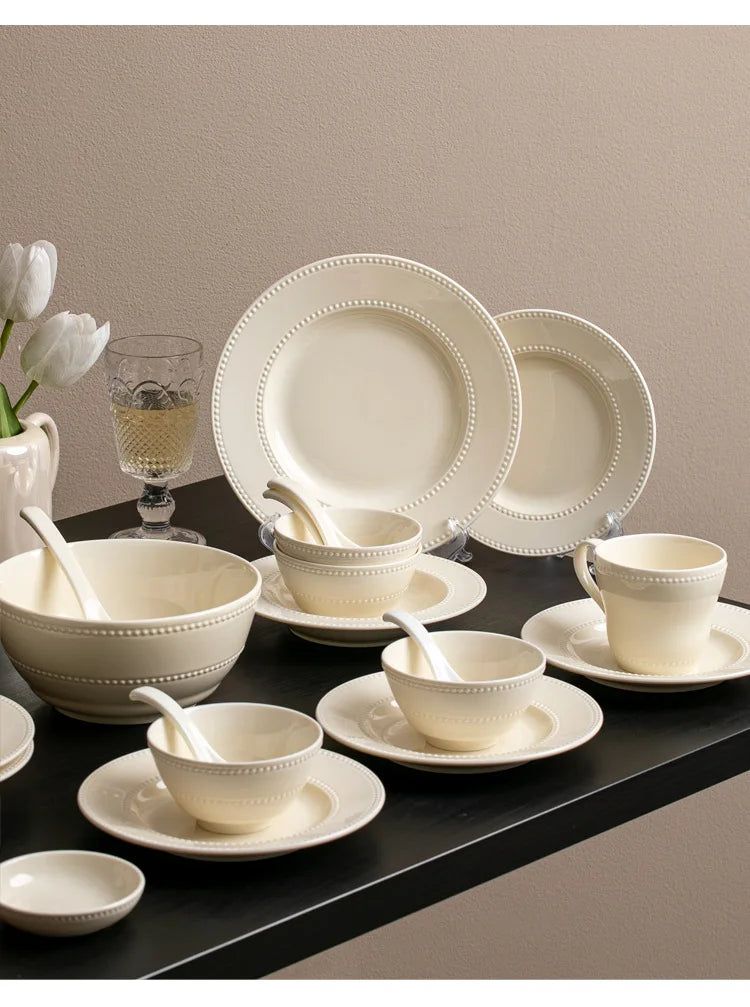 Modern minimalist ceramic round plate from 𝕄𝕔 𝕋𝕙𝕖 𝔹𝕝𝕒𝕔𝕜 𝔻𝕚𝕒𝕞𝕠𝕟�