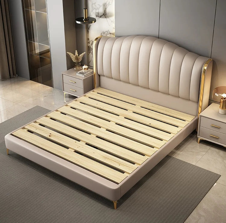 Luxury king size upholstered bed frame by 𝕄𝕔 𝕋𝕙𝕖 𝔹𝕝𝕒𝕔𝕜 𝔻𝕚𝕒𝕞𝕠𝕟�
