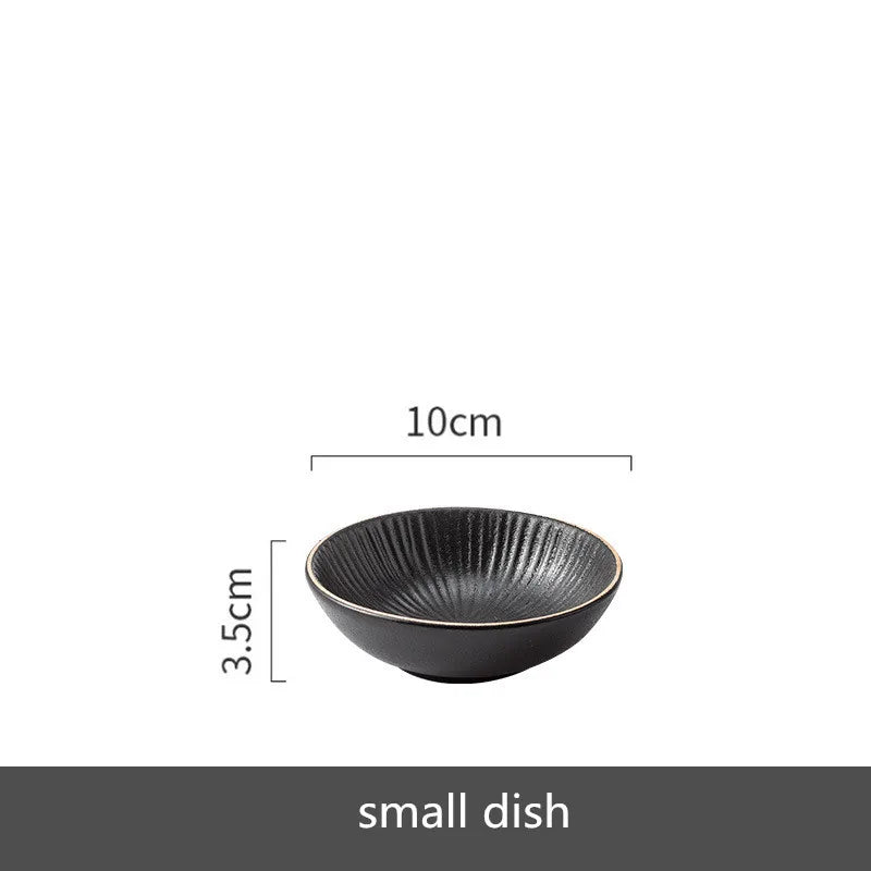 Set of black porcelain dinner plates with gilt rim, ideal for rice, salad, and noodles, from 𝕄𝕔 𝕋𝕙𝕖 𝔹𝕝𝕒𝕔𝕜 𝔻𝕚