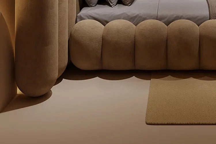 Large wooden bed from 𝕄𝕔 𝕋𝕙𝕖 𝔹𝕝𝕒𝕔𝕜 𝔻𝕚𝕒𝕞𝕠𝕟𝕕�